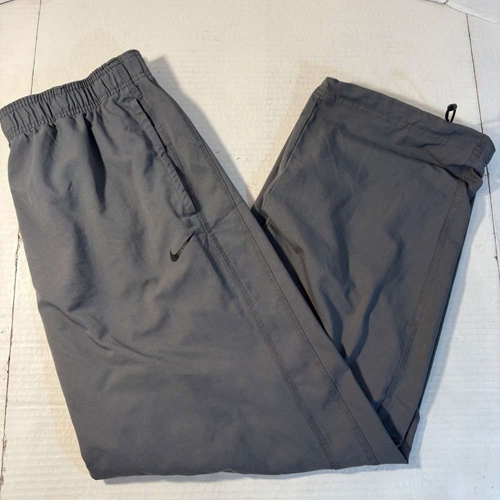 Nike Dri Fit Mens M Athletic Pants Gray‎ Elastic Waist Drawstring bottom Pockets